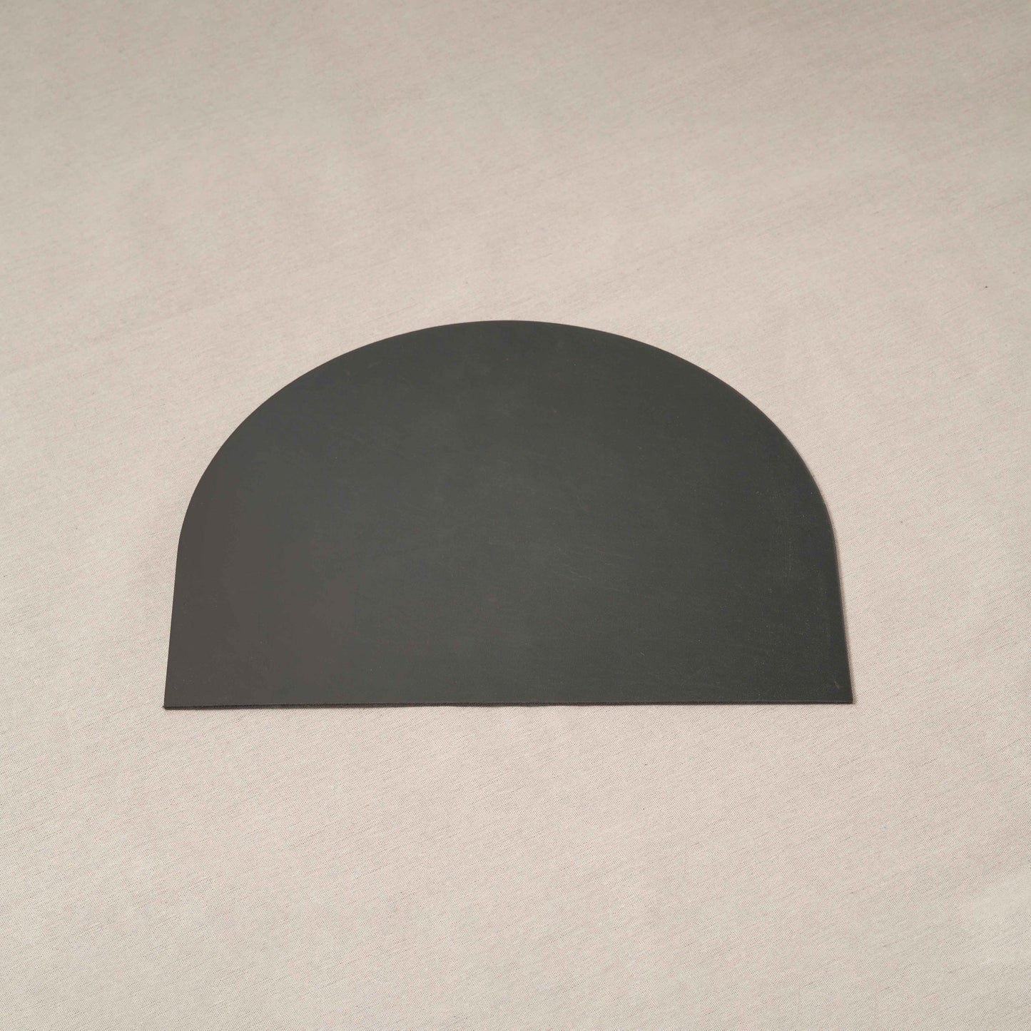 Arch Placemat Pair in black leather
