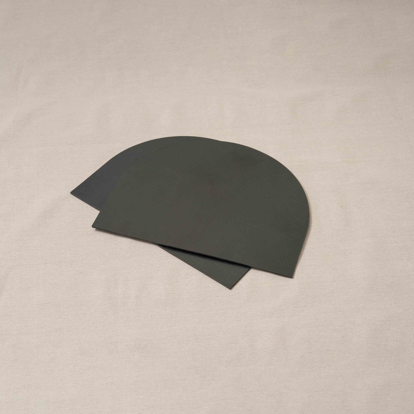 Arch Placemat Pair in black leather